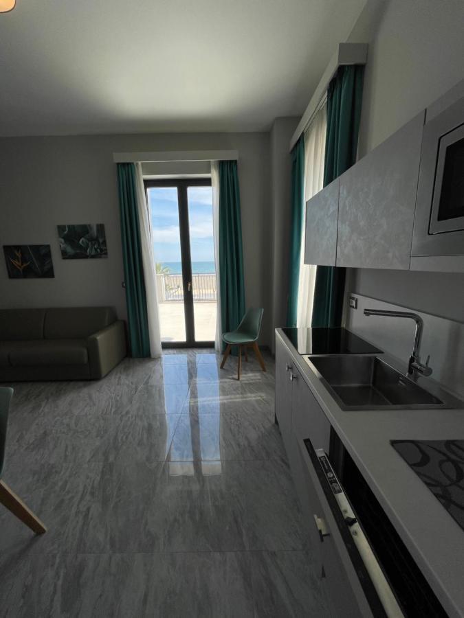 Palazzo Novecento Lejlighed Margherita Di Savoia Eksteriør billede